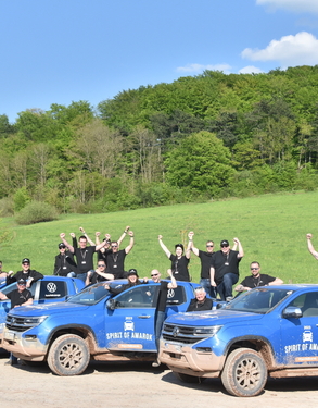 Team ''Gartenfräse'' siegt bei Offroad-Rallye mit VW Amarok