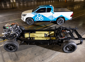 Toyota Hilux mit Wasserstoff 600 Kilometer Reichweite