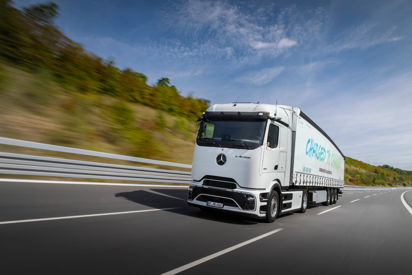 Mercedes enthüllt elektrischen Fernverkehr-Lkw