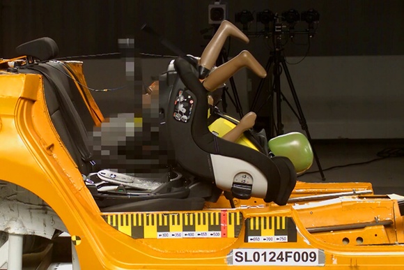 Kindersitz von Peg Perego versagt im ADAC-Crashtest