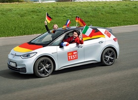 Autodekoration zur EM 2024 im Test