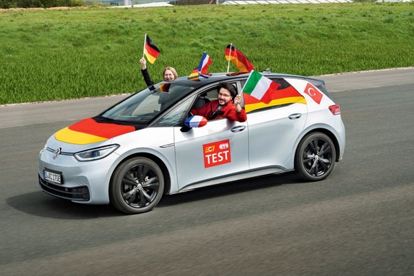 Autodekoration zur EM 2024 im Test