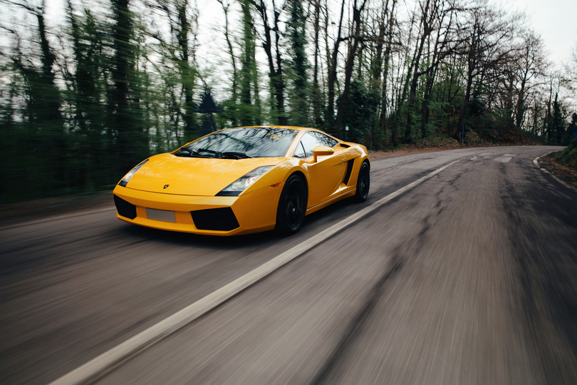 Generationsvergleich: Lamborghini Gallardo (2004) und Lamborghini Revuelto - Stierkampf im Grenzbere