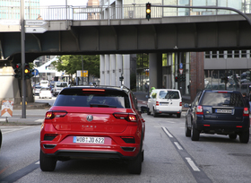 Cannabis am Steuer   - Mehrheit steigt bei Kiffern aus  