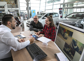 DAT Report 2025 - E-Autos aus Vorbesitz unbeliebt