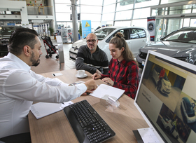 Tipp: Budgetplanung beim ersten Autokauf  - Wofür Fahranfänger Geld brauchen 