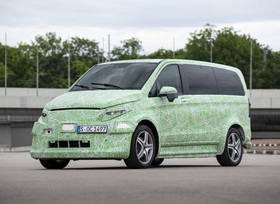 Mercedes-Nutzfahrzeuge  - Neue Plattform auch für Verbrenner 