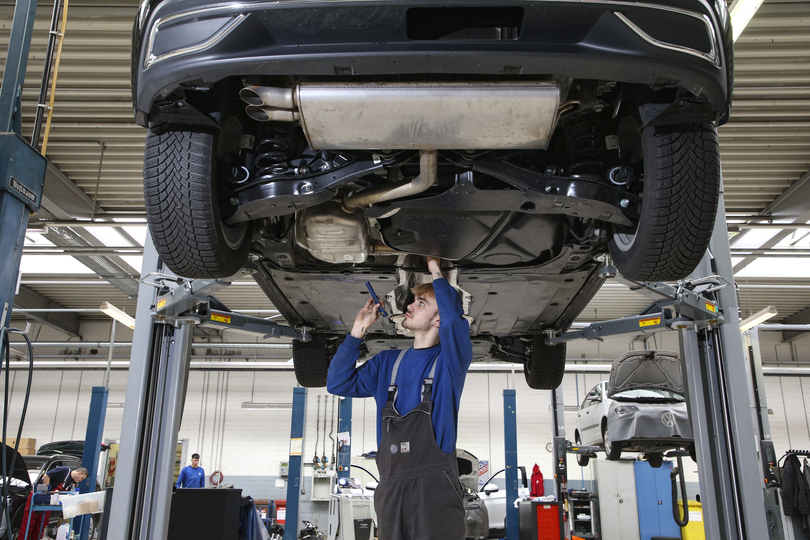 Kraftfahrzeuggewerbe  - Mehr Umsatz in der Werkstatt, weniger im Showroom 