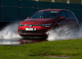 ADAC Sommerreifentest 2025 - Reifen-Duell mit Überraschungen