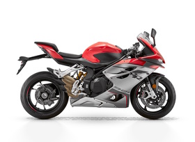 QJ Motor SRK 921 RR - China-Charme trifft Italo-Power